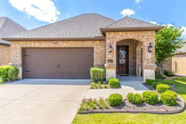 view of front of house featuring a garage