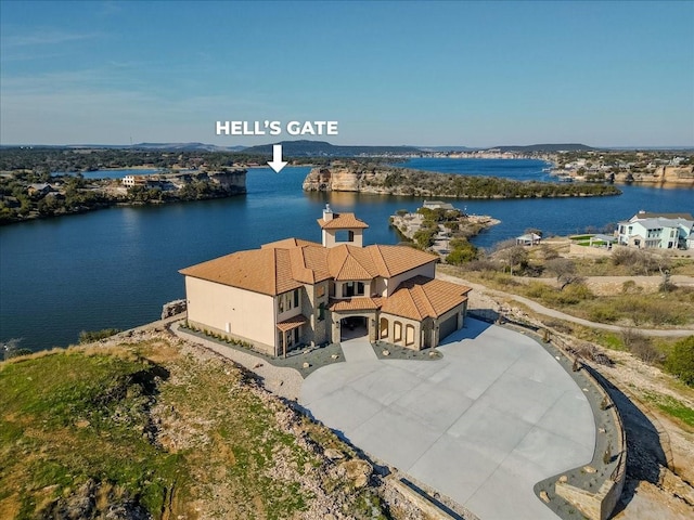 bird's eye view featuring a water view