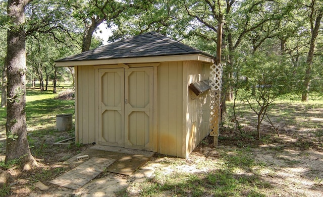 view of outbuilding