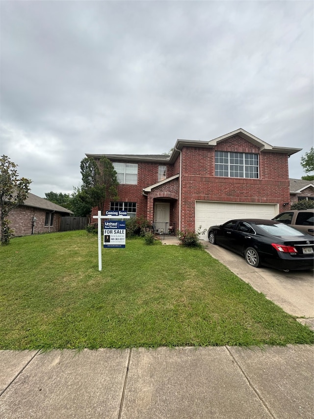 view of front of property featuring a front lawn