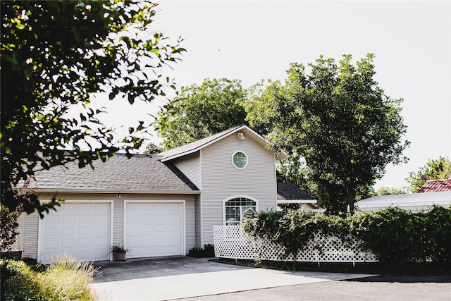 view of front facade featuring a garage