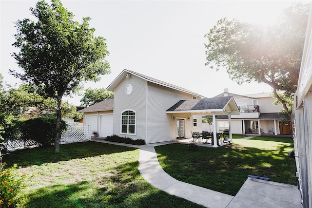 view of front of property featuring a front yard