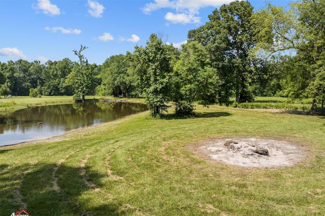 view of yard with a water view