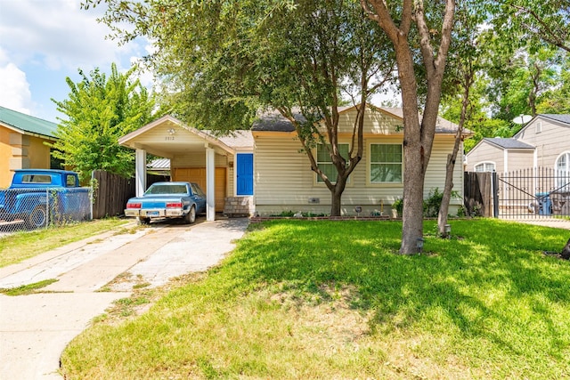 3912 Valentine St, Fort Worth, TX 76107 - bungalow-style home featuring a front lawn, concrete driveway, and fence