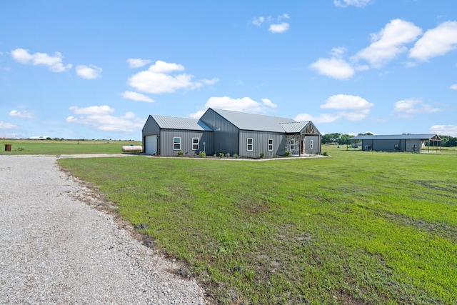 view of yard with an outdoor structure