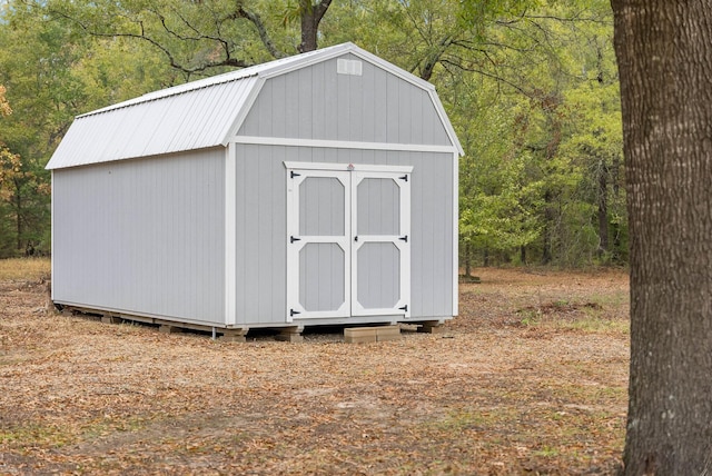 view of outdoor structure