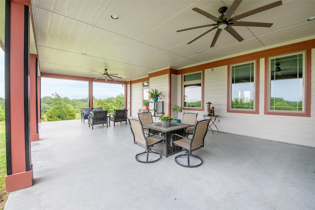 view of terrace with ceiling fan