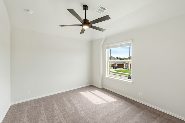 unfurnished room featuring carpet flooring and ceiling fan