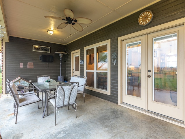 view of patio with ceiling fan