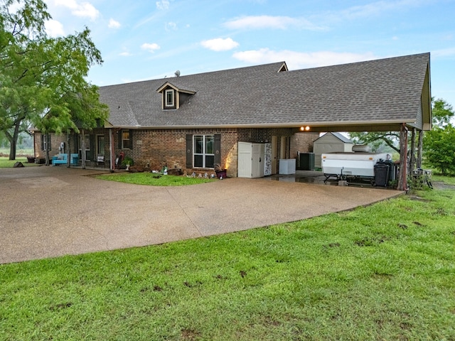 view of front of house with a front yard