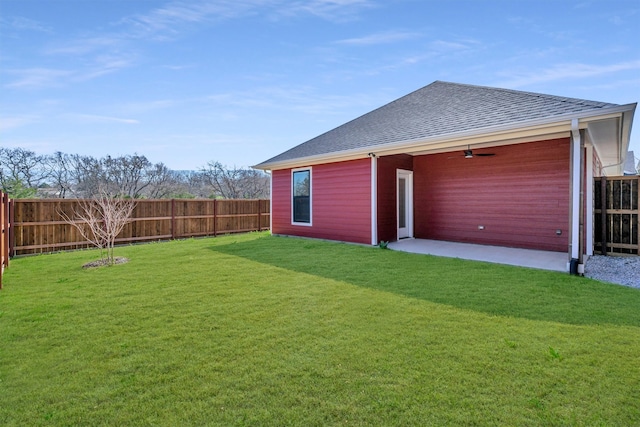 view of yard featuring a patio