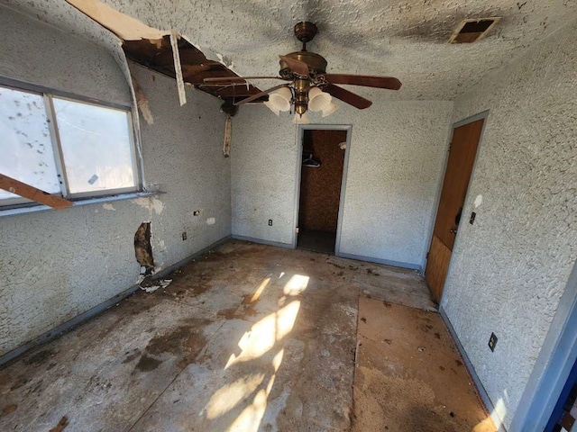 unfurnished bedroom with ceiling fan