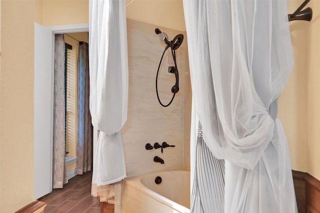 bathroom featuring shower / bath combo