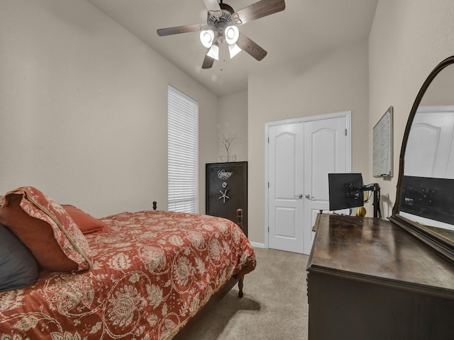 carpeted bedroom featuring ceiling fan