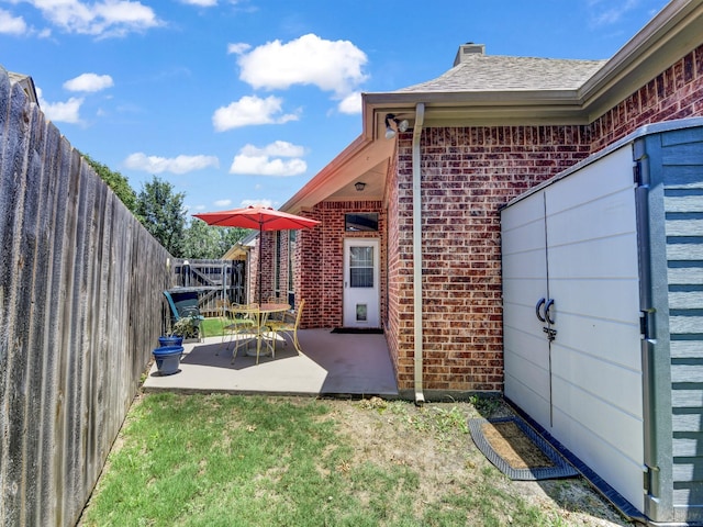 view of yard with a patio area