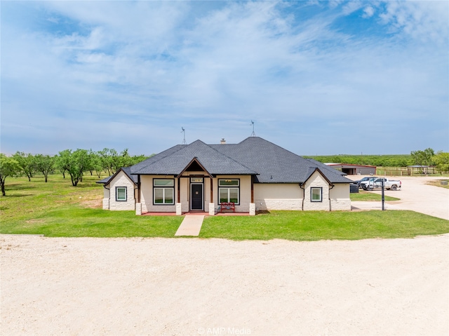 view of front of house with a front yard