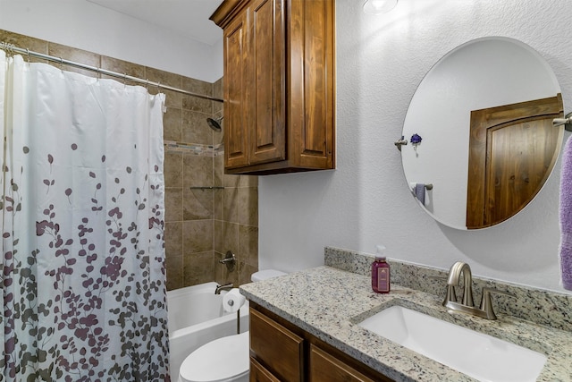 full bathroom with toilet, vanity, and shower / bath combo