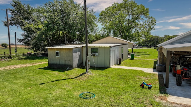 view of yard featuring a carport