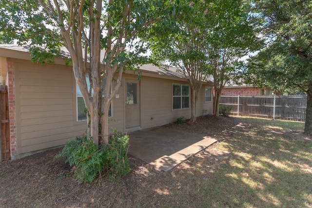 view of yard with a patio area