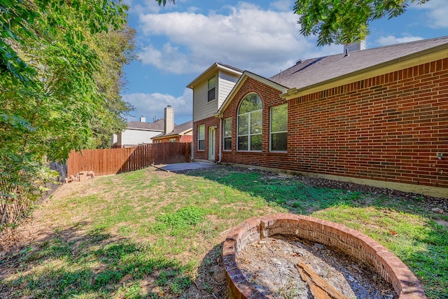 view of yard with a patio area