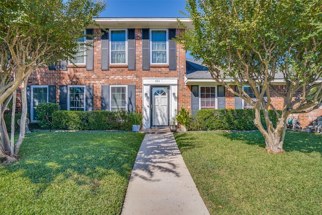 view of front of house featuring a front yard