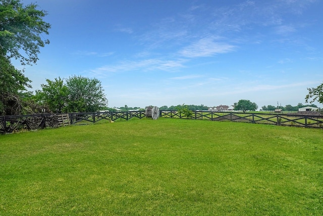 view of yard featuring a rural view