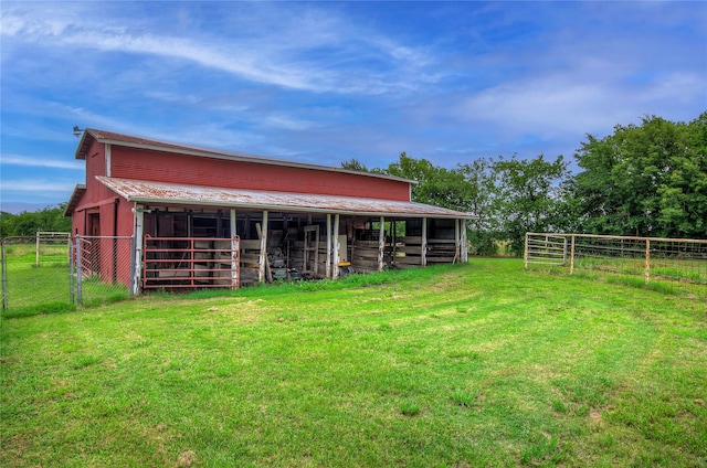 exterior space featuring a lawn