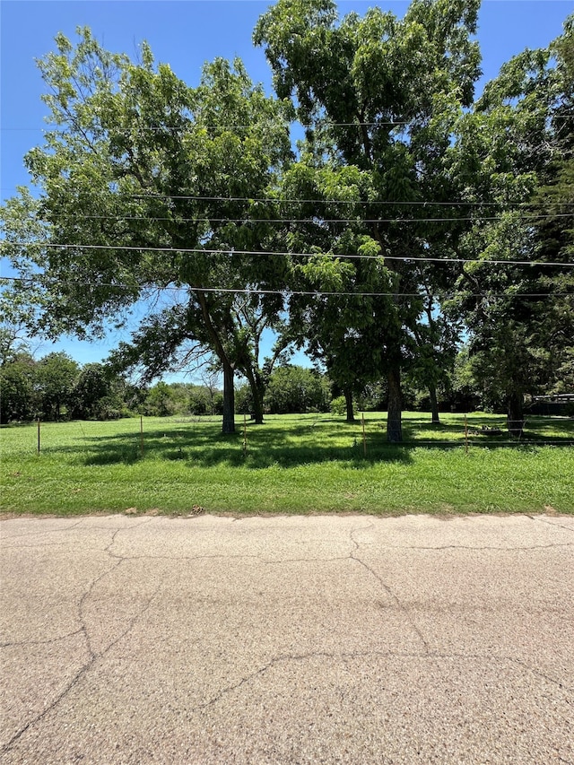 Listing photo 2 for 1024 Alvarado St, Cleburne TX 76031