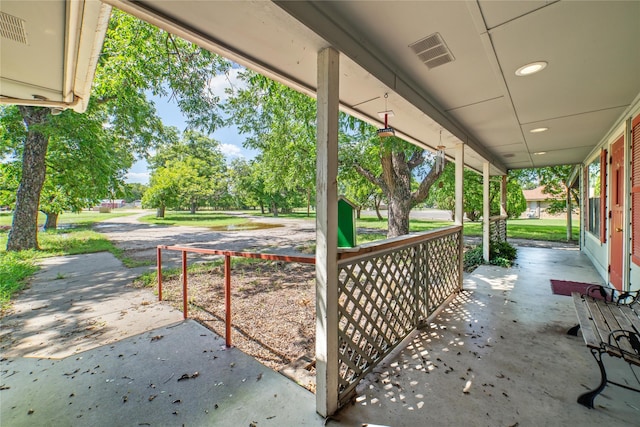 view of patio / terrace with covered porch