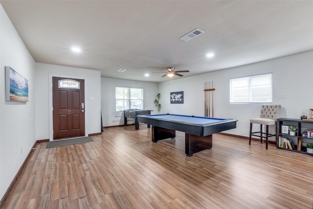 playroom with ceiling fan, light wood-type flooring, and billiards