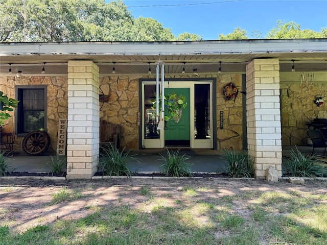 view of front facade with covered porch