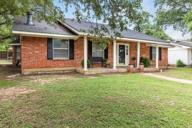 1302 E Franklin St, Hillsboro, TX 76645 - ranch-style home with a front yard