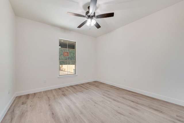 unfurnished room featuring light hardwood / wood-style floors and ceiling fan