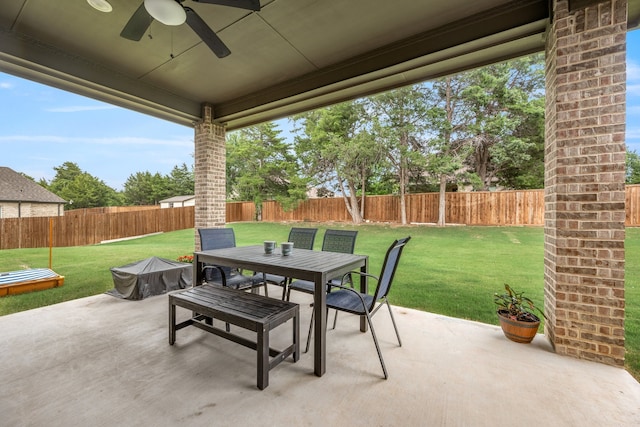 view of patio with ceiling fan