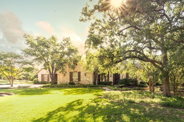 view of front of house with a front yard