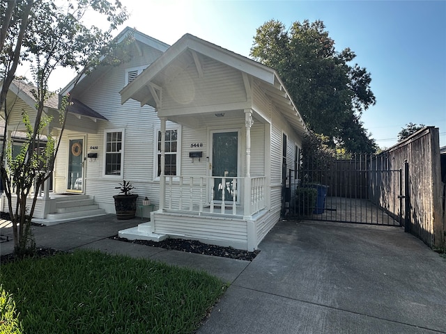 view of front of property featuring covered porch