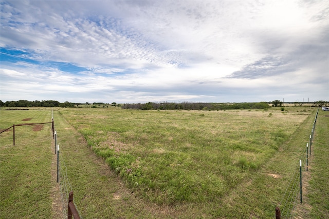 view of yard featuring a rural view