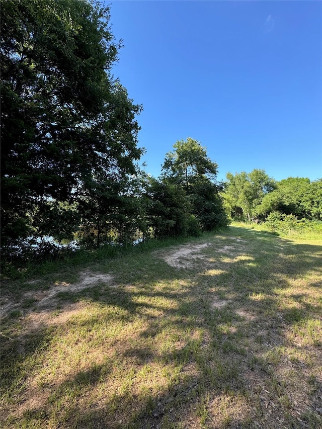 Listing photo 2 for 7 County Road 1951, Yantis TX 75497