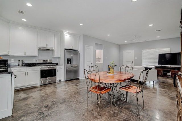 dining space featuring ceiling fan, washer / dryer, visible vents, and recessed lighting