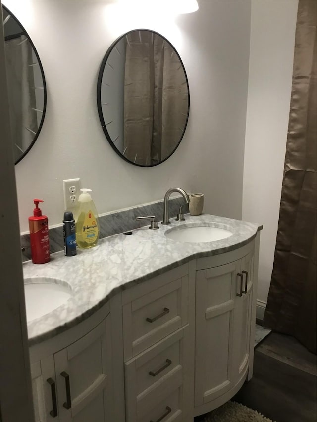 bathroom with vanity