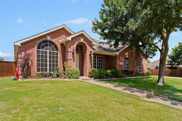 view of front of property with a front yard