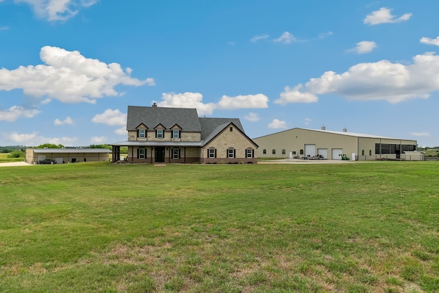 view of front of house featuring a front yard