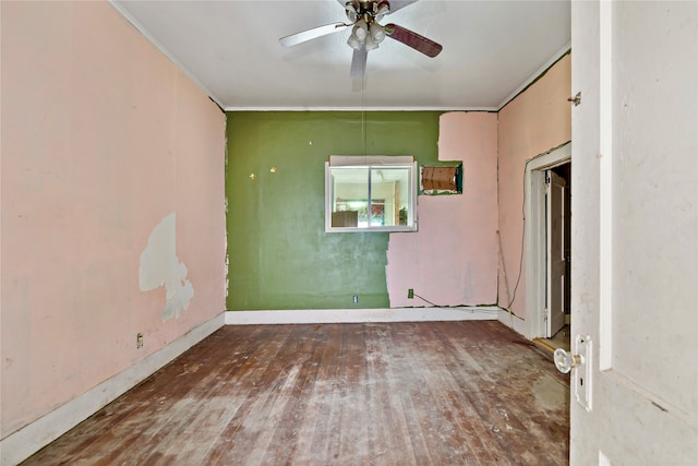 unfurnished room featuring wood-type flooring and ceiling fan