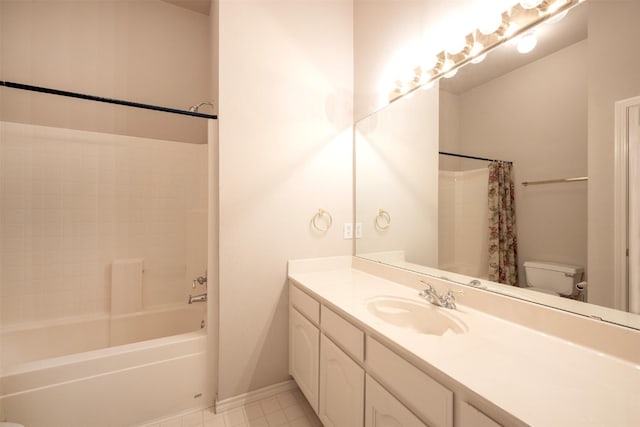 full bathroom with shower / bath combo with shower curtain, vanity, and toilet