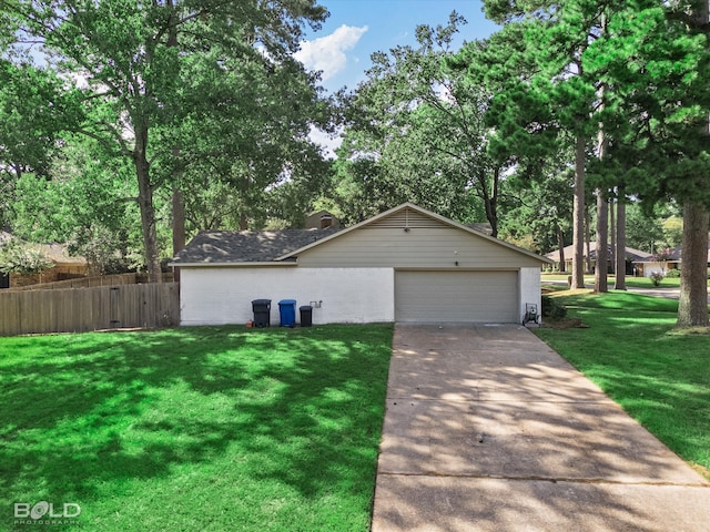 view of front of house featuring a front yard