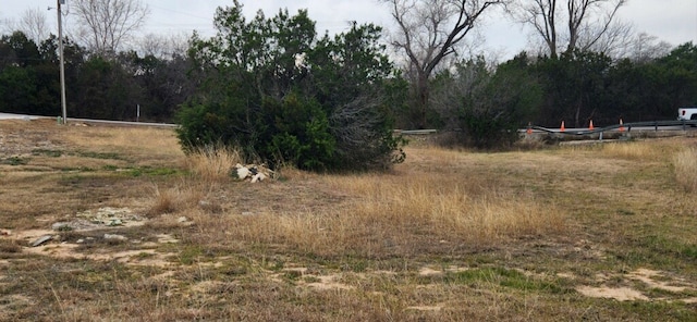 Listing photo 2 for 804 W Apache Trl, Granbury TX 76048