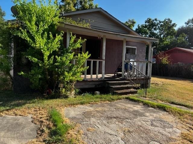 view of front of property with covered porch