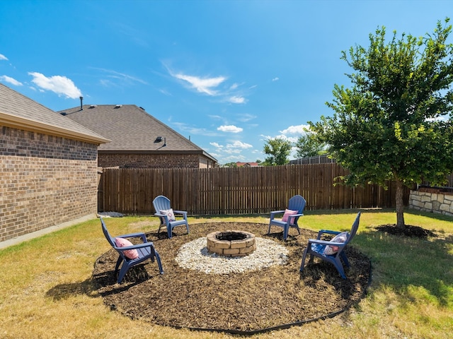 view of patio featuring ceiling fan