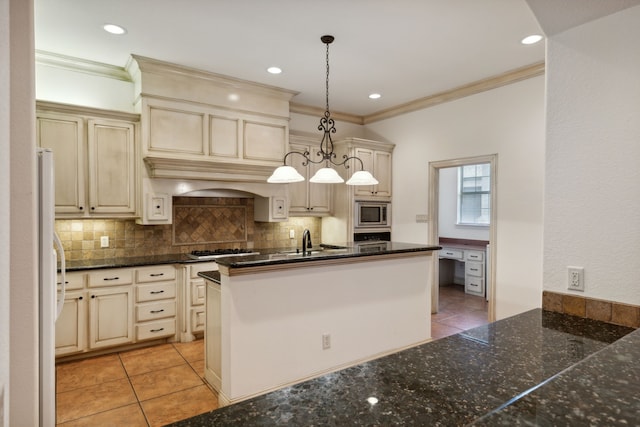 kitchen with tasteful backsplash, stainless steel appliances, decorative light fixtures, and crown molding