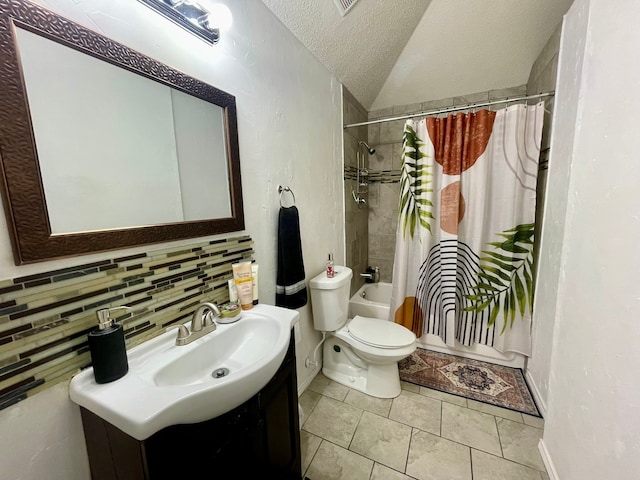 full bathroom featuring vaulted ceiling, a textured ceiling, toilet, vanity, and shower / tub combo